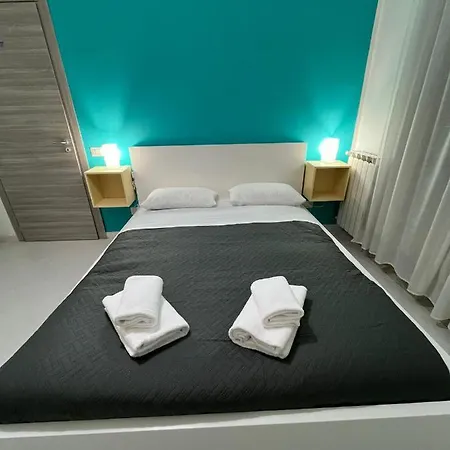 Pop Santa Chiara Bed and Breakfast Νάπολη