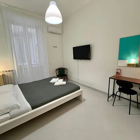 Pop Santa Chiara Bed and Breakfast Νάπολη